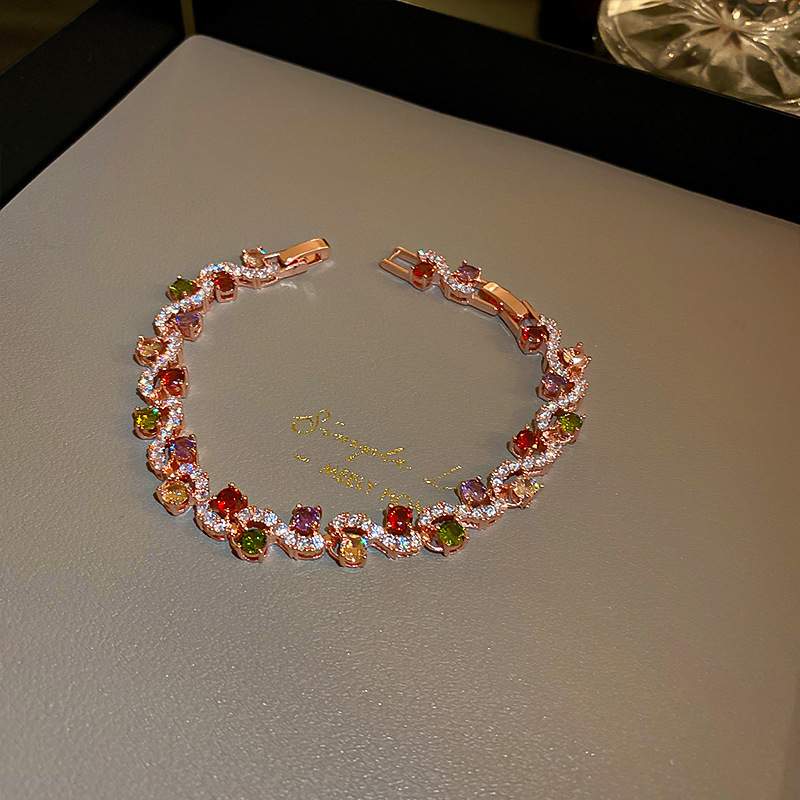 26 pulsera ondulada de zircon con diamantes