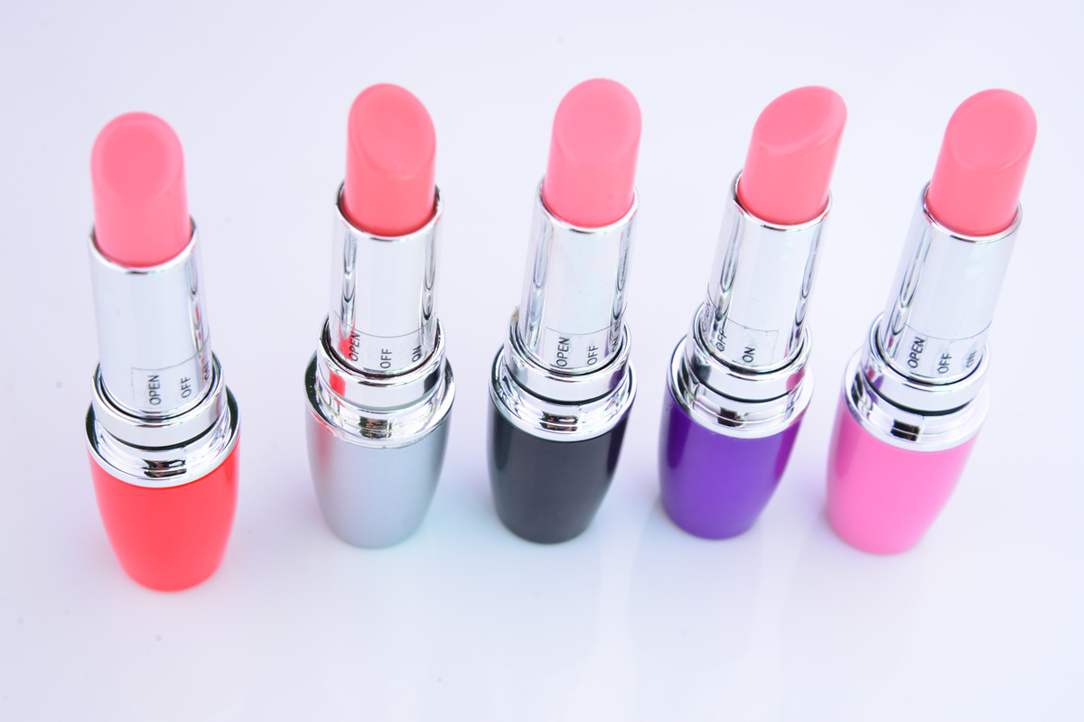 Lipstick-Style Mini Vibrator with Discreet ABS and Silicone Body — detail image 4