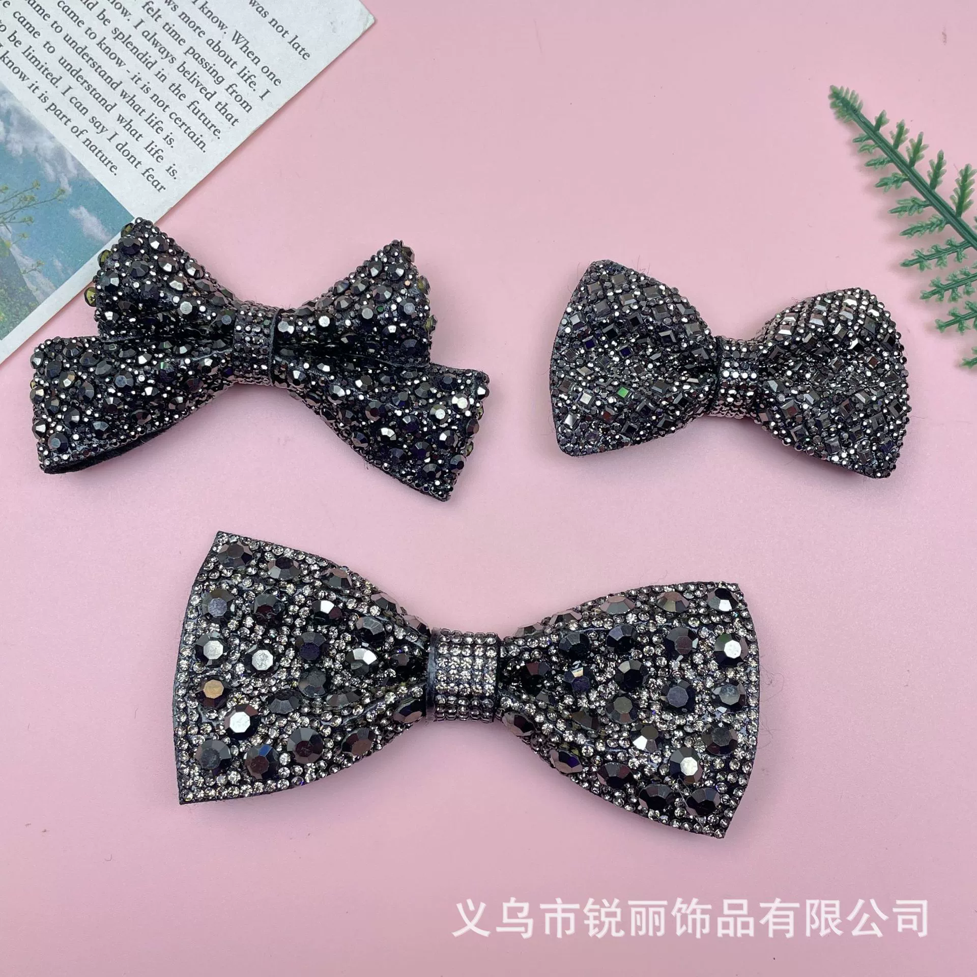 Hair accessory with bow, decorative accessory, diamond encrusted, DIY