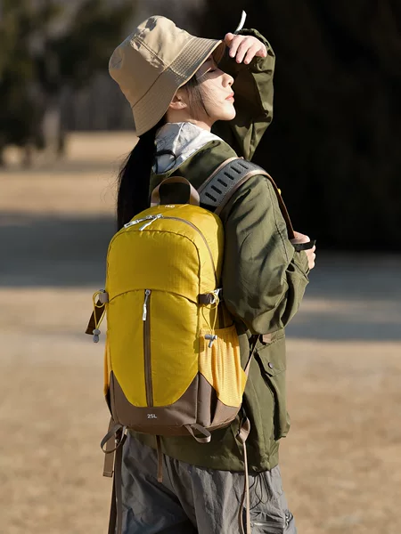 Mountaineering Bag, Water-Repellent, Large-Capacity Backpack, Hiking and Camping Mountaineering Bag, Same Style for Men and Women, Versatile and Wear-Resistant Mountaineering Bag