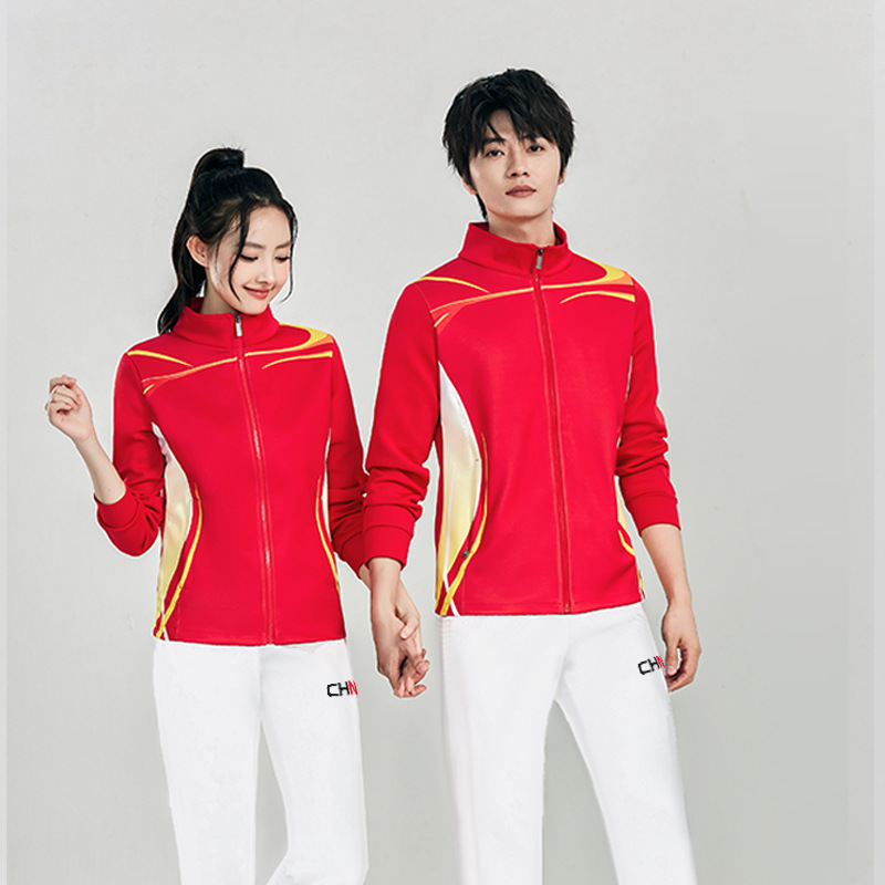 Traje rojo con pantalones blancos cuatro 988