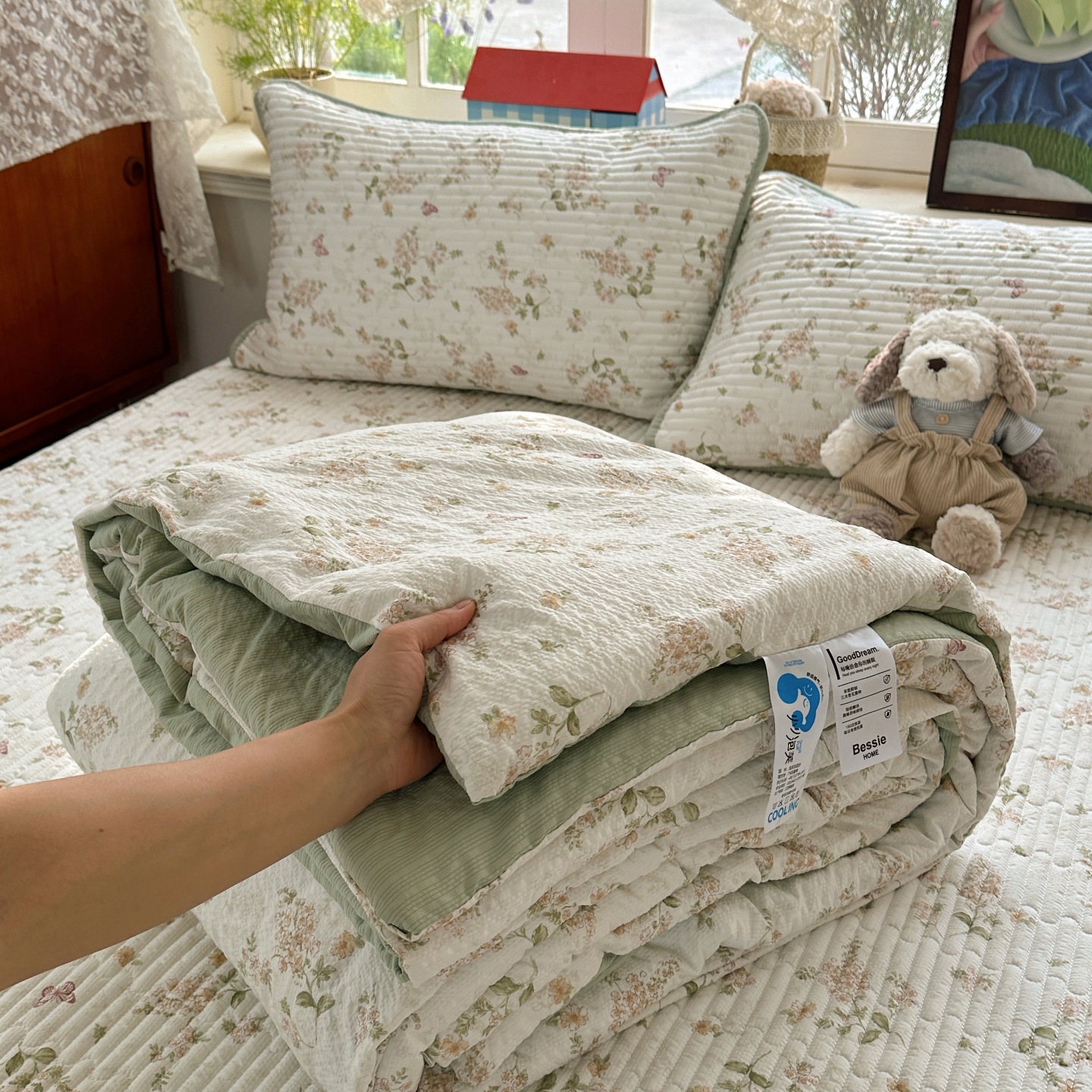 Madre y bebé clase A espuma colcha de verano fría colcha de cama lavadora cubierta de verano cuatro piezas set de aire acondicionado de verano regalo colcha delgada