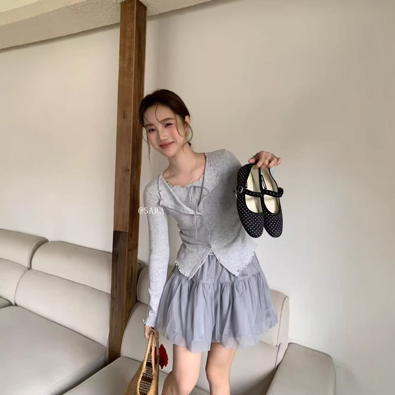 Kaiyu Shangchun Korean-Style Faux Two-Piece Ruffled Slim-Fit Lazy Knit Top with Pleated Waist and Lace Patchwork