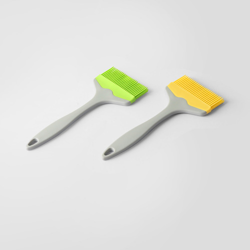 Silicone one-piece wide surface oil brush, sauce brush, non-shedding baking oil brush, BBQ barbecue brush, pancake brush wholesale