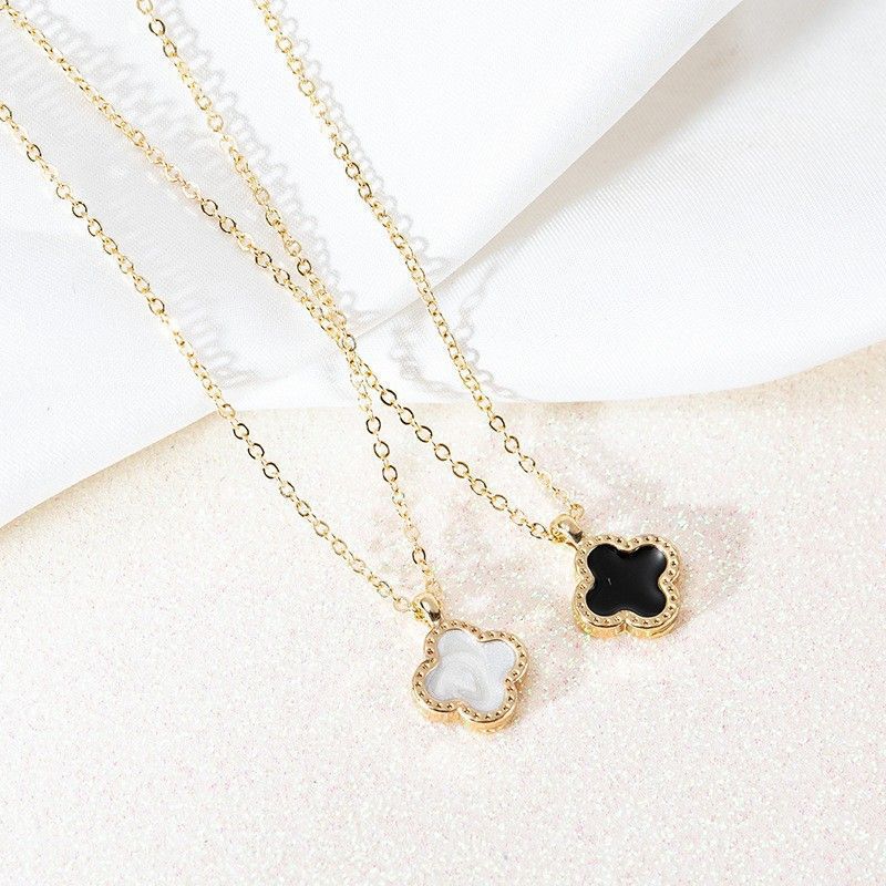 Four-leaf Clover Necklace Women's Fashion Chanel Style Elegant Light Luxury Niche Women's Collarbone Accessories All-match Collarbone Chain