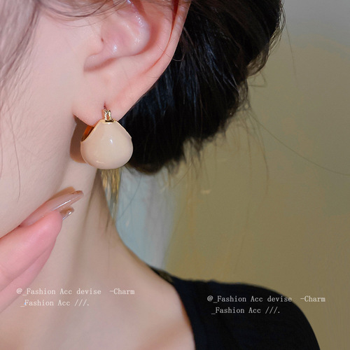 Real gold electroplating simple retro dripping oil bean earrings Dongdaemun temperament earrings high-end earrings wholesale for women