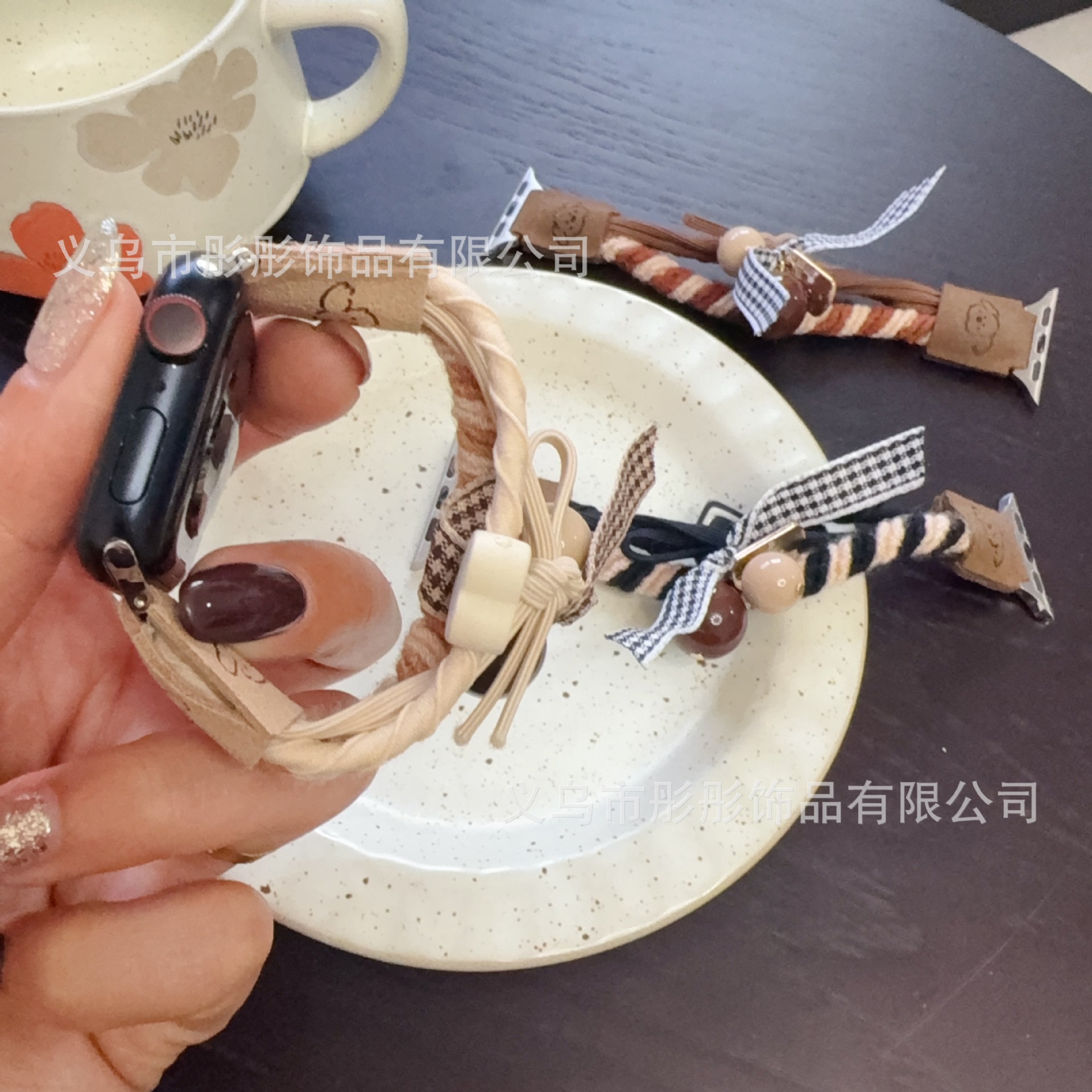 Suitable for Apple Smart Watch Strap 8765/9 Autumn and Winter Series Elastic Hair Band Heart Beaded Bracelet Women's Wristband