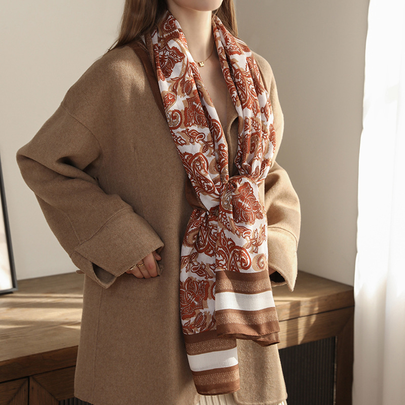 Otoño y invierno de alta calidad temperamento de moda sala de aire acondicionado chal Europa y Estados Unidos transfronterizos retro marco impreso bufandas de caju mujeres