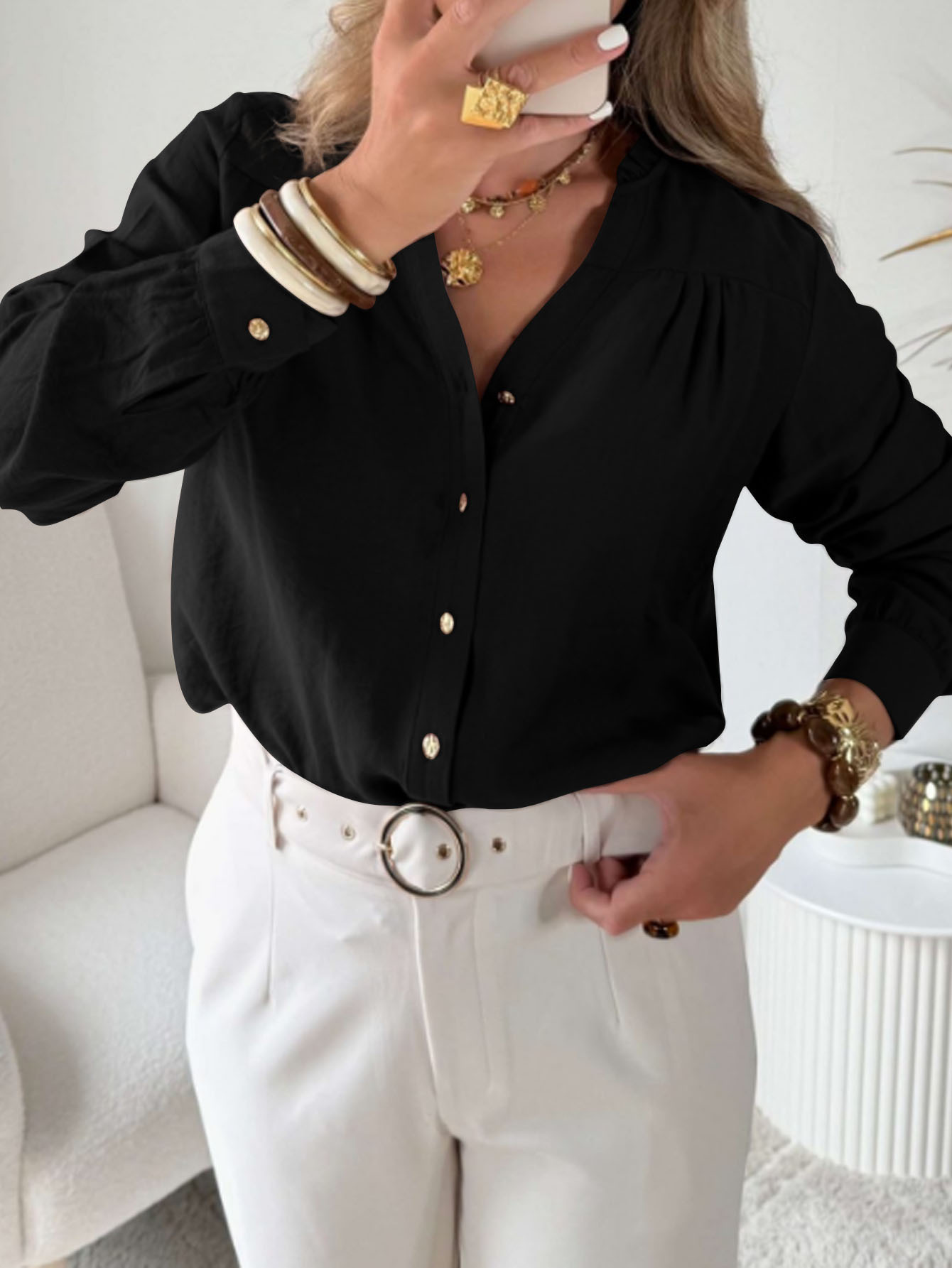 Dam blus i plus size med volangkrage och blommig spets_voghion.com
