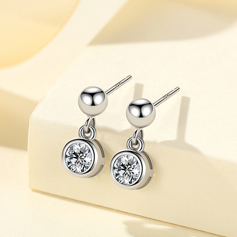 S925 pendientes de plata esterlina de las mujeres solo diamante Luz de lujo borla estilo japonés y coreano moda pequeños pendientes simples temperamento accesorios al por mayor