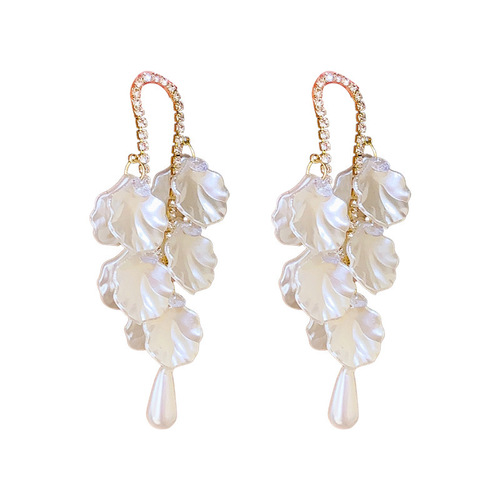 Silver Needle French Retro Baroque Pearl Flower Tassel Earrings Fashion Personalized Earrings Niche High-end Earrings