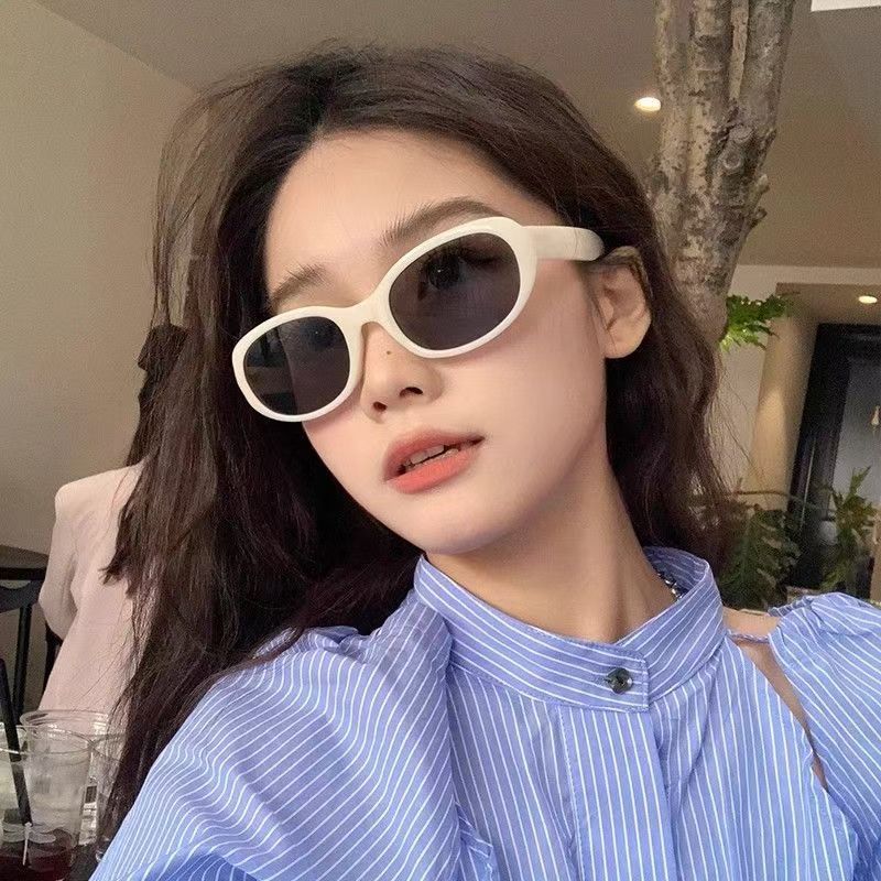 ヨーロッパとアメリカのレトロな楕円形のサングラス、女性のインターネットセレブの夏のストリート写真、凹面形状、ハイエンドの抗 UV サングラス|undefined