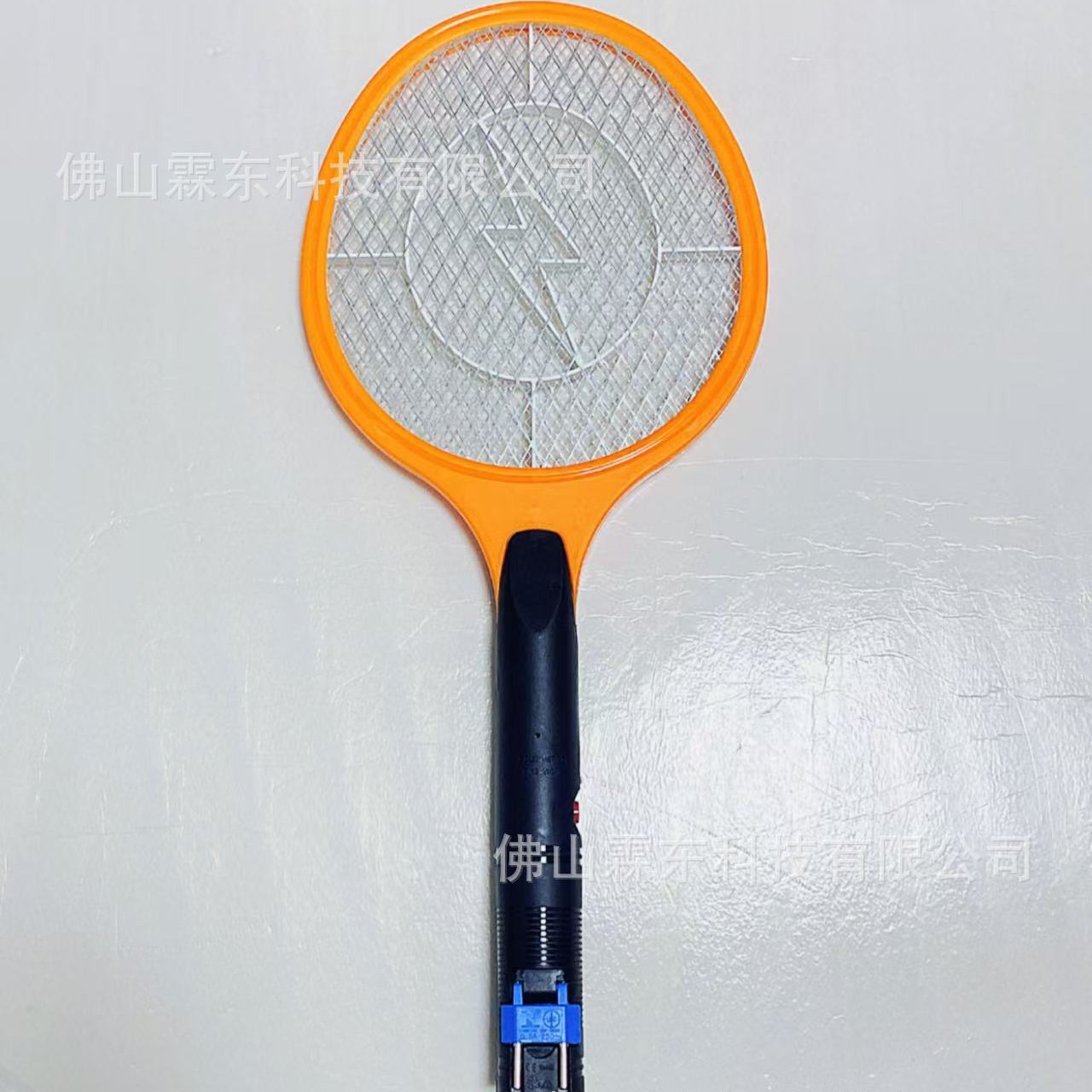 Matamoscas eléctricos recargables América del Sur y el sudeste asiático comercio exterior modelos explosivos modelos de rayos matamoscas eléctricos ventas directas de fábrica