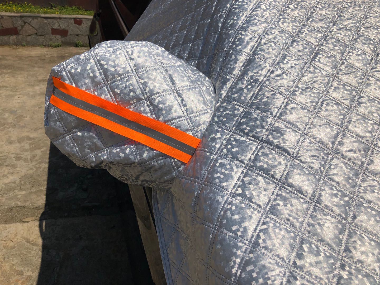 SUV off-road vehicle front windshield cover, five-layer thickened snow and sun protection PEVA spunlace cotton car cover, manufacturer's stock
