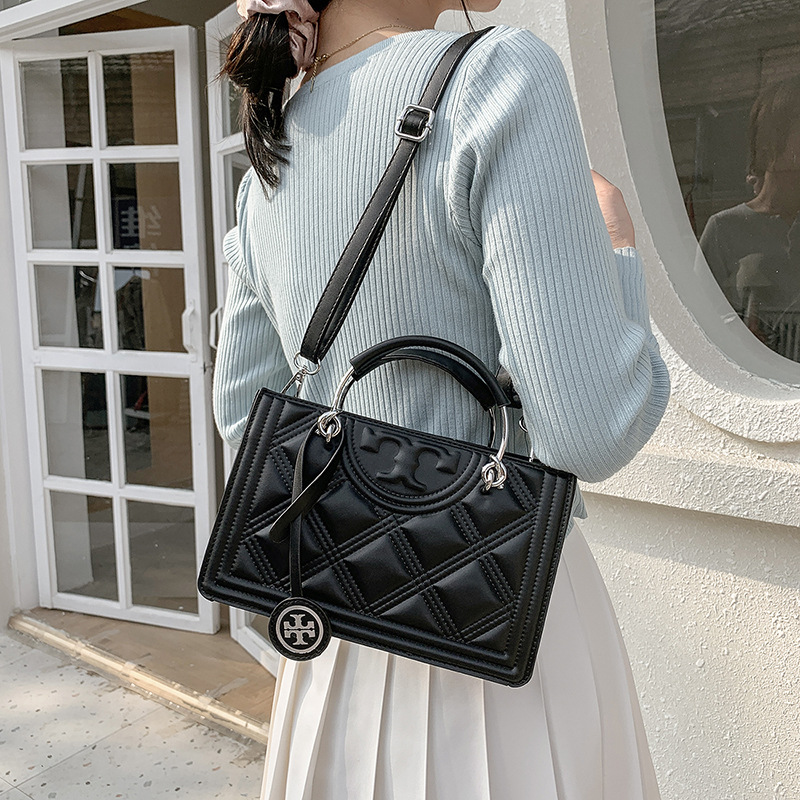 Fashion Rhombus Handbag Wholesale display picture 12