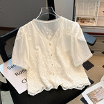 法式刺绣镂空短袖蕾丝衫衬衫女夏季花边V领褶皱泡泡袖衬衣小上衣