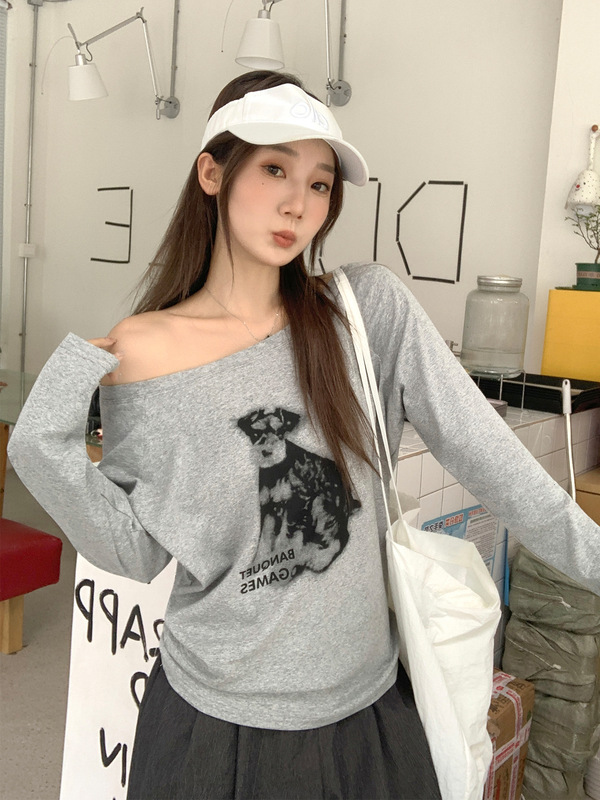 慵懒风白色小狗印花斜肩长袖T恤女2025年早秋露肩百搭松弛感上衣|undefined