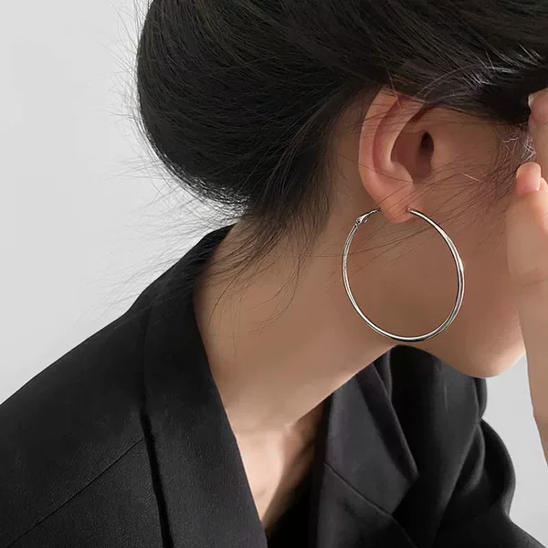 European and American Style Large Hoop Earrings for Women, 2026 New Trendy Circle Earrings, Simple and Unique Minimalist Style, Internet Celebrity Earrings