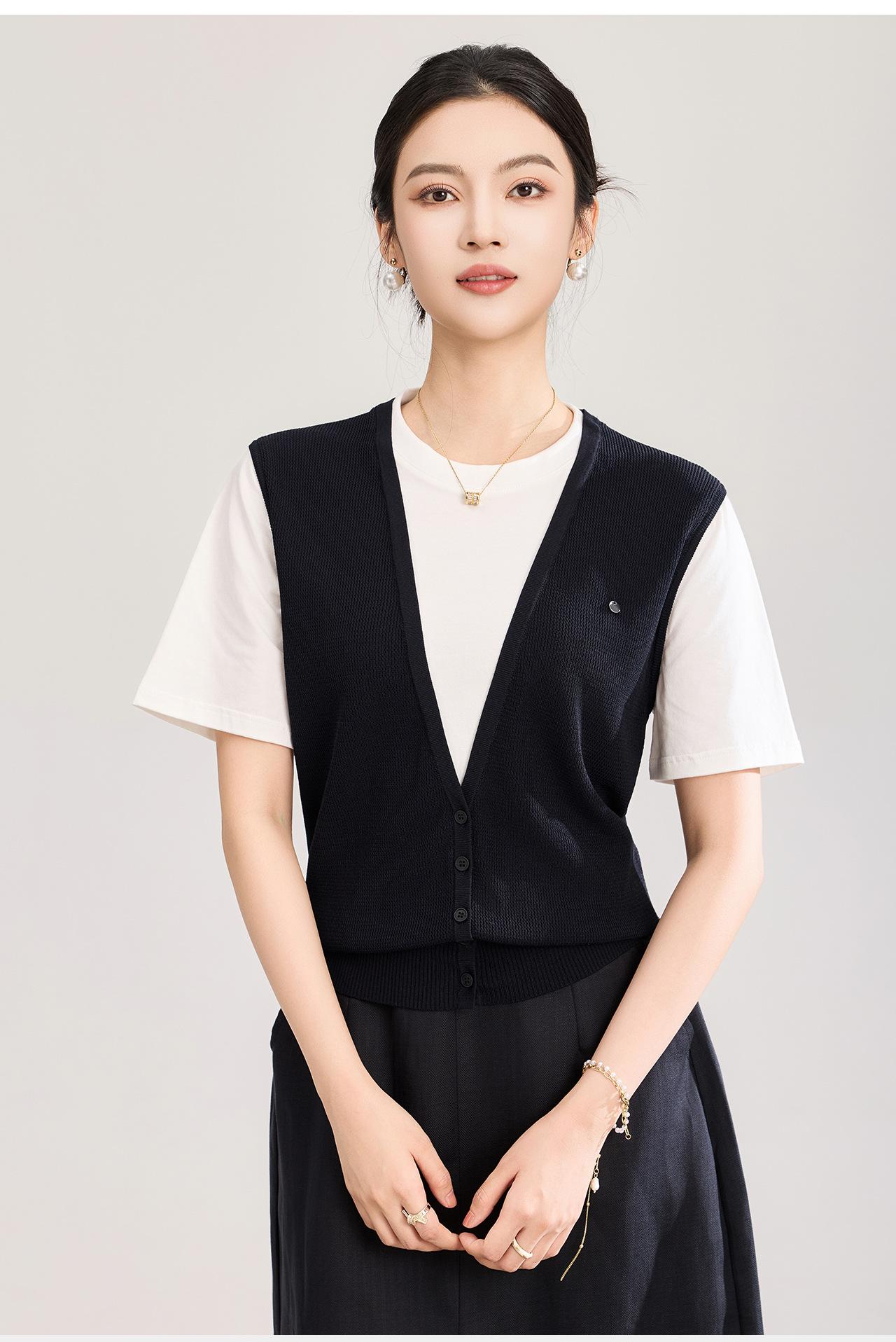 Áo thun dệt kim tay ngắn cổ tròn chất liệu Tencel siêu mịn — màu xanh navy chi tiết 5
