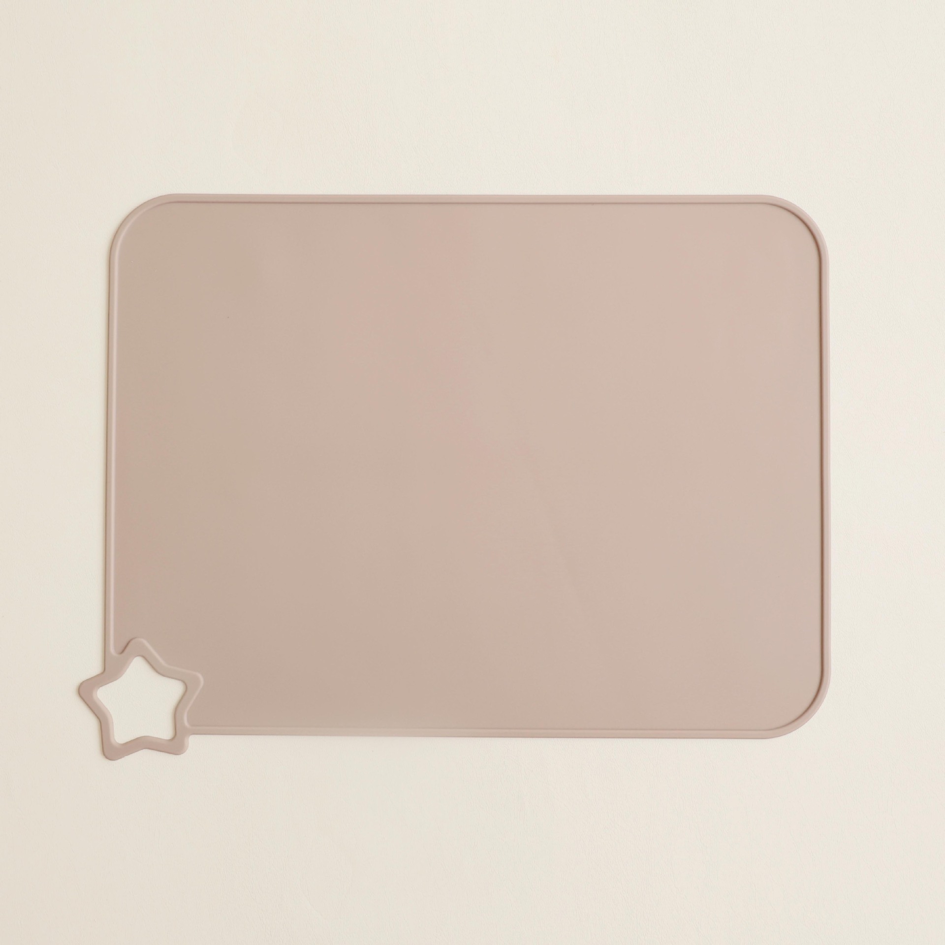 회색 다크 브라운