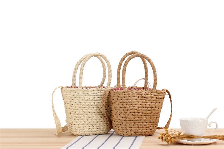 Fashion Cute Seaside Crossbody Small Single Shoulder Woven Straw Bag display picture 1