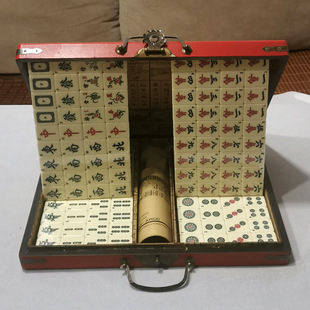 Factory direct purchase melamine English mahjong with antique wooden leather box Chinese classical mahjong box to send instructions