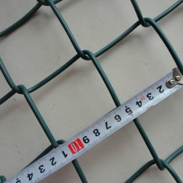 浸塑镀锌勾花网|抗腐蚀绿色矿用防护网养殖圈山地铁丝网生态园林