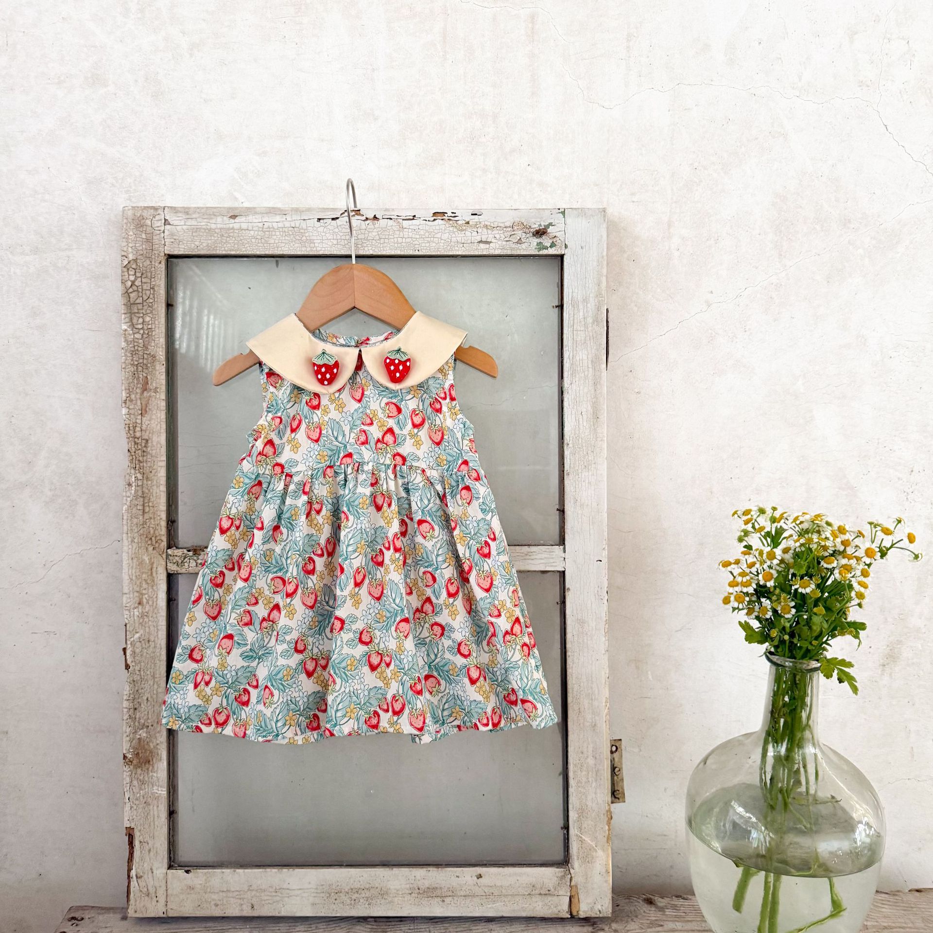 Ins niña coreana bebé algodón fresa estampado solapa chaleco falda verano niño pequeño y mediano vestido suave