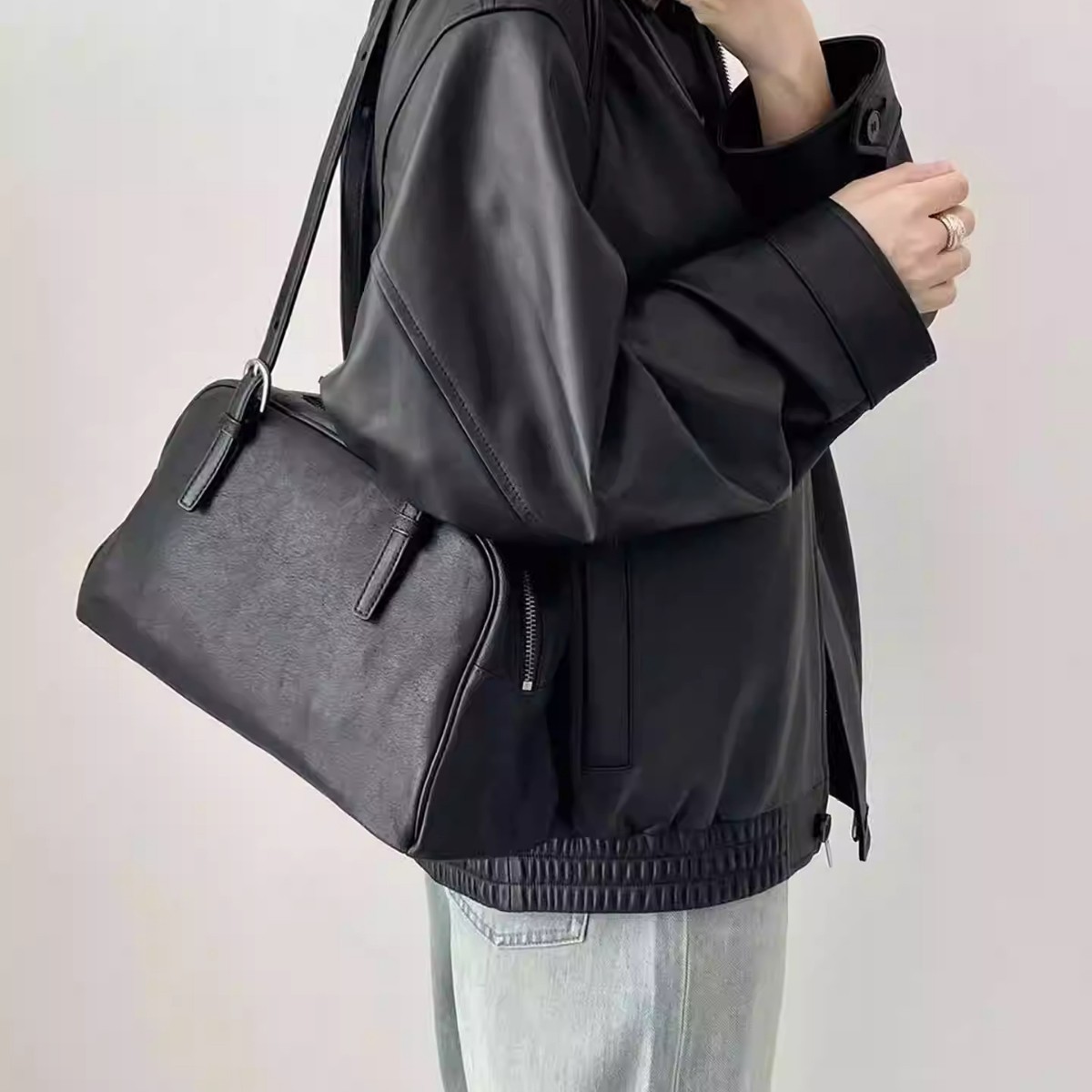 [38-Section Gift] Minimalist Vegetable-Tanned Genuine Cowhide Bowling Bag For Women, Retro Commuter Large Capacity Shoulder Bag - Thumbnail 2