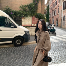 施薇靓 圣彼得漫步 浪漫风琴领中长款咖色风衣外套/D家斗篷系列