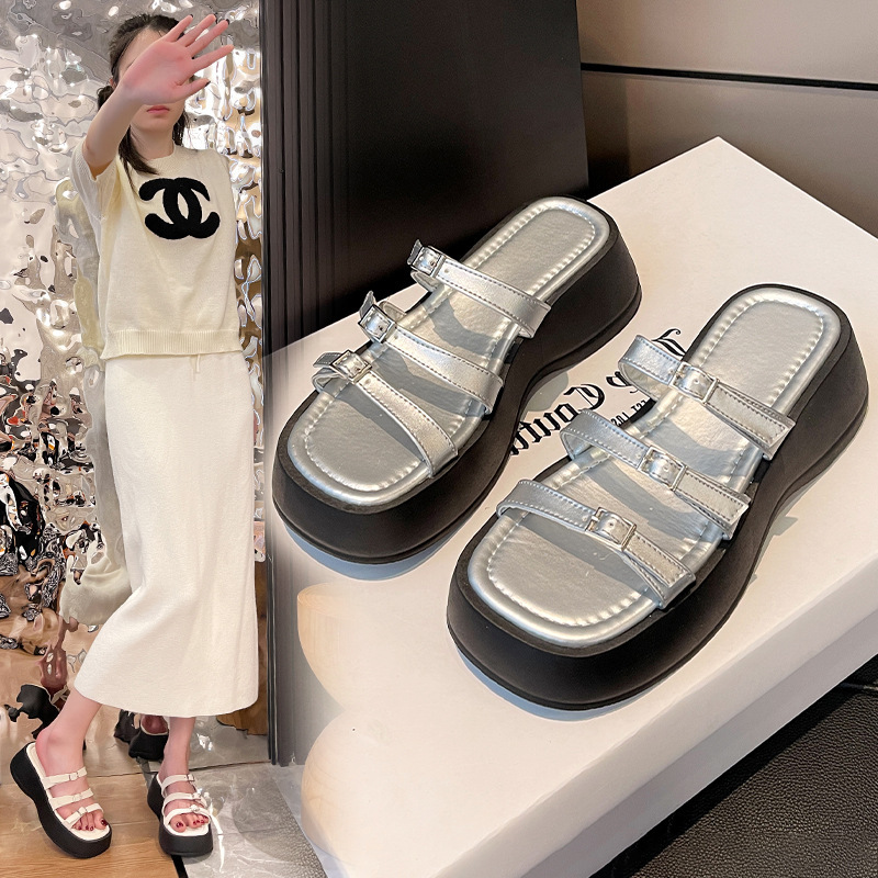 High-rise Casual Sandals Women's Outfit 2025 Summer New Retro Thick Slippers with High-rise Belt Buckle High-rise Casual Sandals Women's Outfit 2025 Summer New Retro Thick Slippers with High-rise Belt Buckle