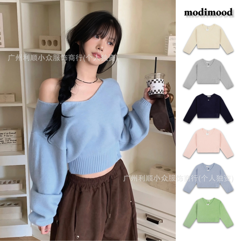 In-Stock Korea Dongdaemun Modimood V-Neck Off-Shoulder Waist-Cinching Side Button Sweater for Women, New Autumn and Winter Style