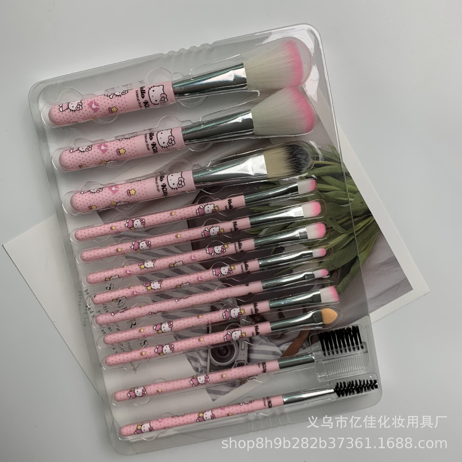 KT gato dibujos animados set cepillo de maquillaje 12 piezas conjunto completo de cepillo de blush cepillo de base herramientas de maquillaje