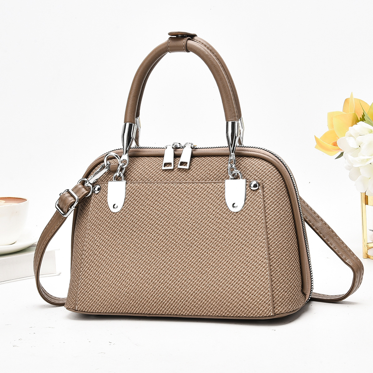 Bolso de lujo ligero para mujer 2025 nuevo bolso de hombro para viajero de gran capacidad bolso de mano