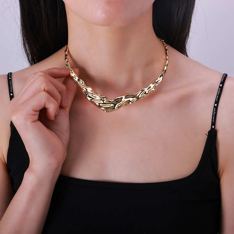 Collar para mujer diseño rama irregular cadena cubana metal_voghion.com