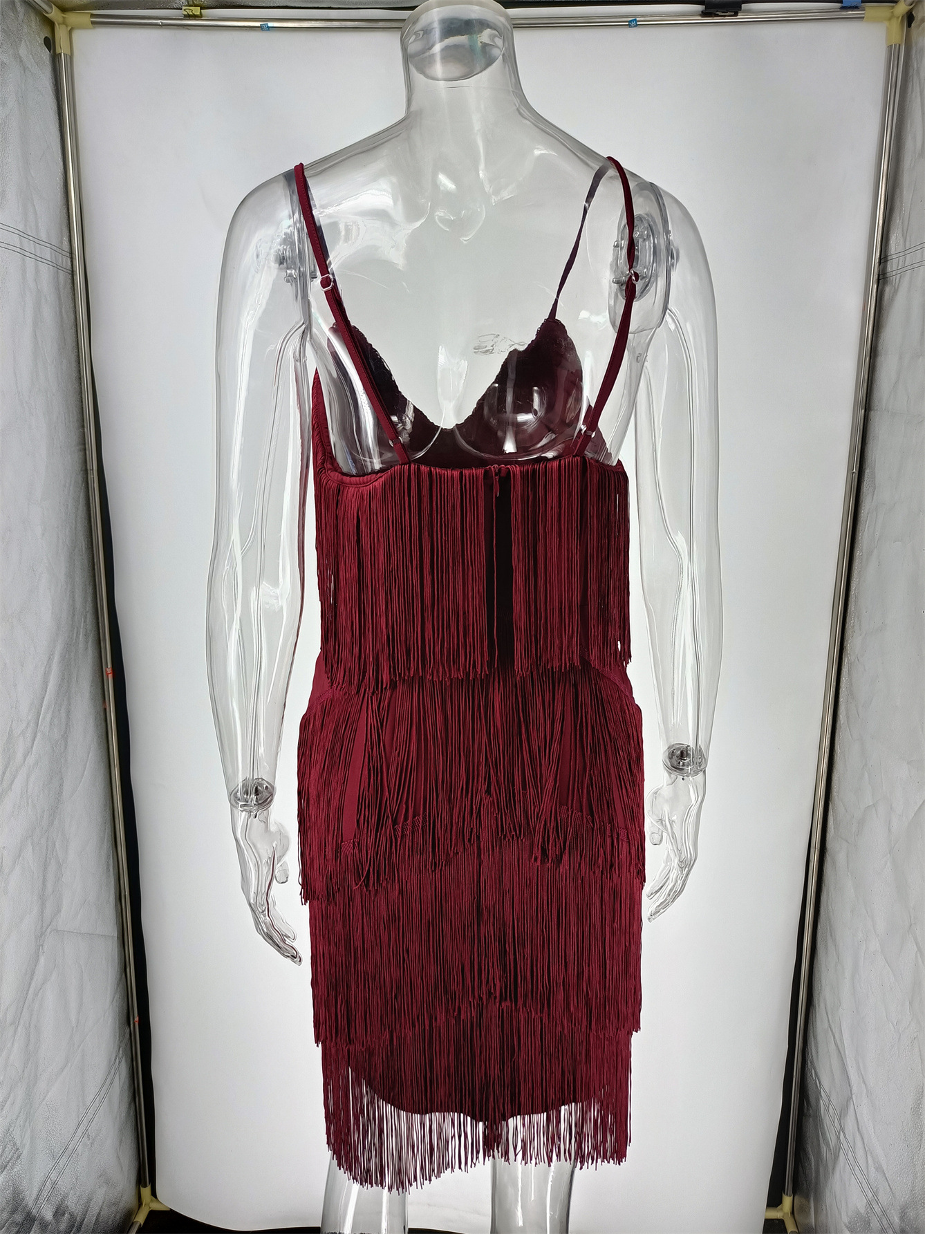 Vestito scollo a v allacciato al collo con frange stile sexy donna_voghion.com