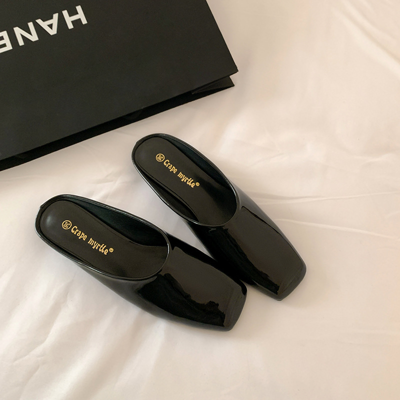 2025 verano nuevo estilo rojo puntera media pantuflas mujeres ropa exterior moda todo fósforo perezoso un pie zapatos Muller