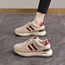 �羳�¿�Ůʿ����Ь�W���r�аٴ��\�����eЬ�����ļ�Ь��׵�ӖЬ