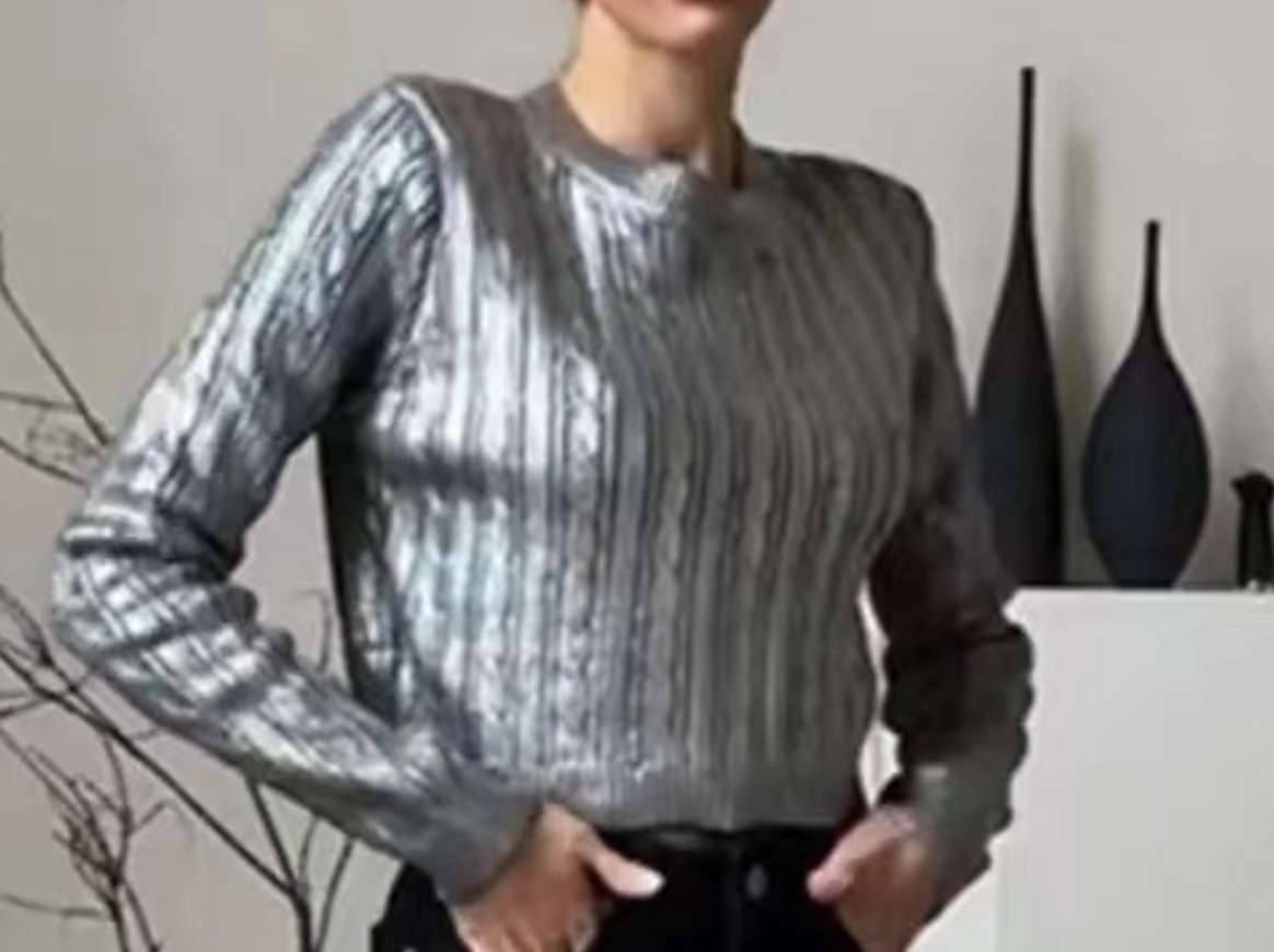 Long Sleeve Pullover Sweater - Silver Detail