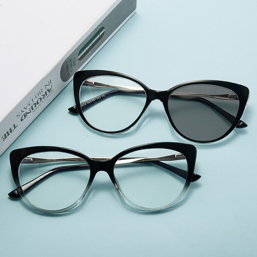  New Retro Trendy Women's Metal Anti-Blue Light Glasses Frame Ultra-Light Fashion Personalized Cat Eye Color Changing Flat Mirrors