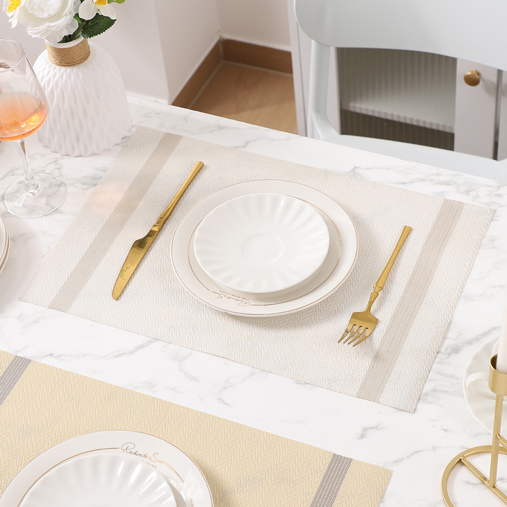 Manteles individuales de PVC de estilo europeo de alta gama, manteles de sensación premium, manteles para platos antideslizantes y resistentes al calor, manteles individuales de seda dorada, manteles individuales para estudiantes