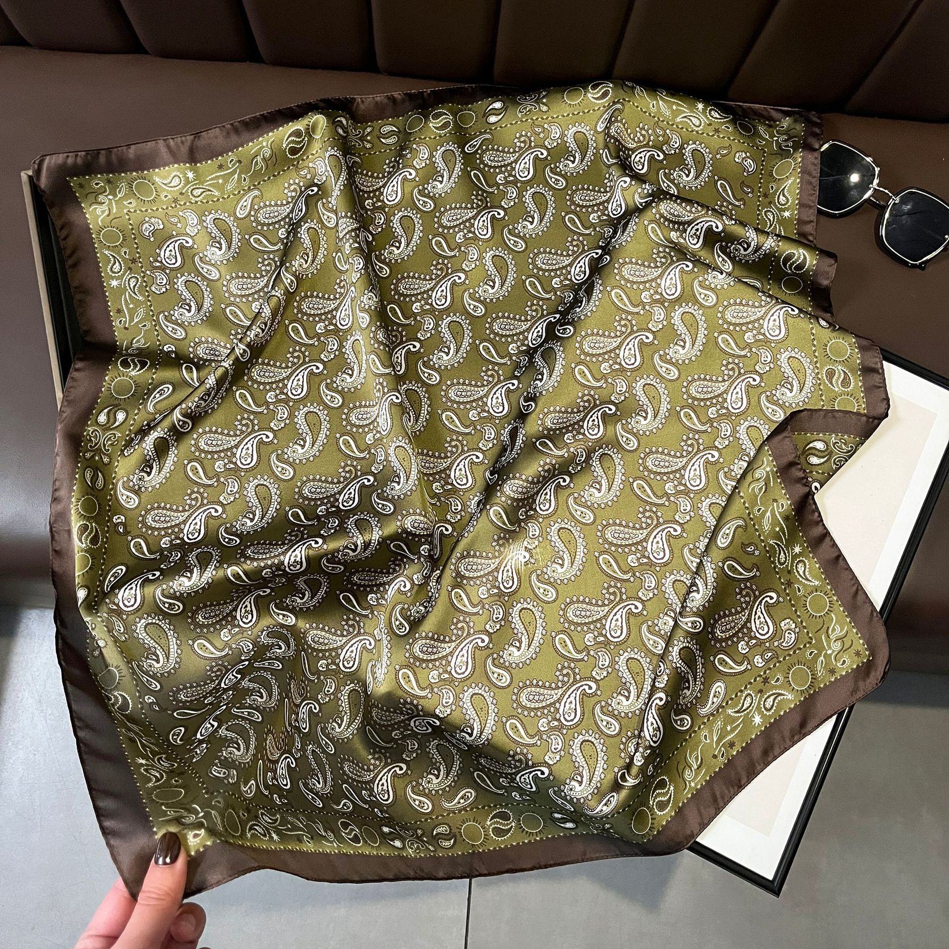 Holiday, Daily Occasion Polyester Material Women's Simple Style Color Block Polyester Scarf