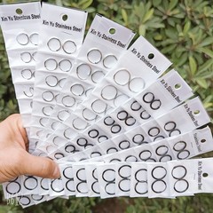 Celebrities' same style color-preserving earrings, hypoallergenic, trendy jewelry, versatile personalized round wire earrings, white, black, and gold earrings