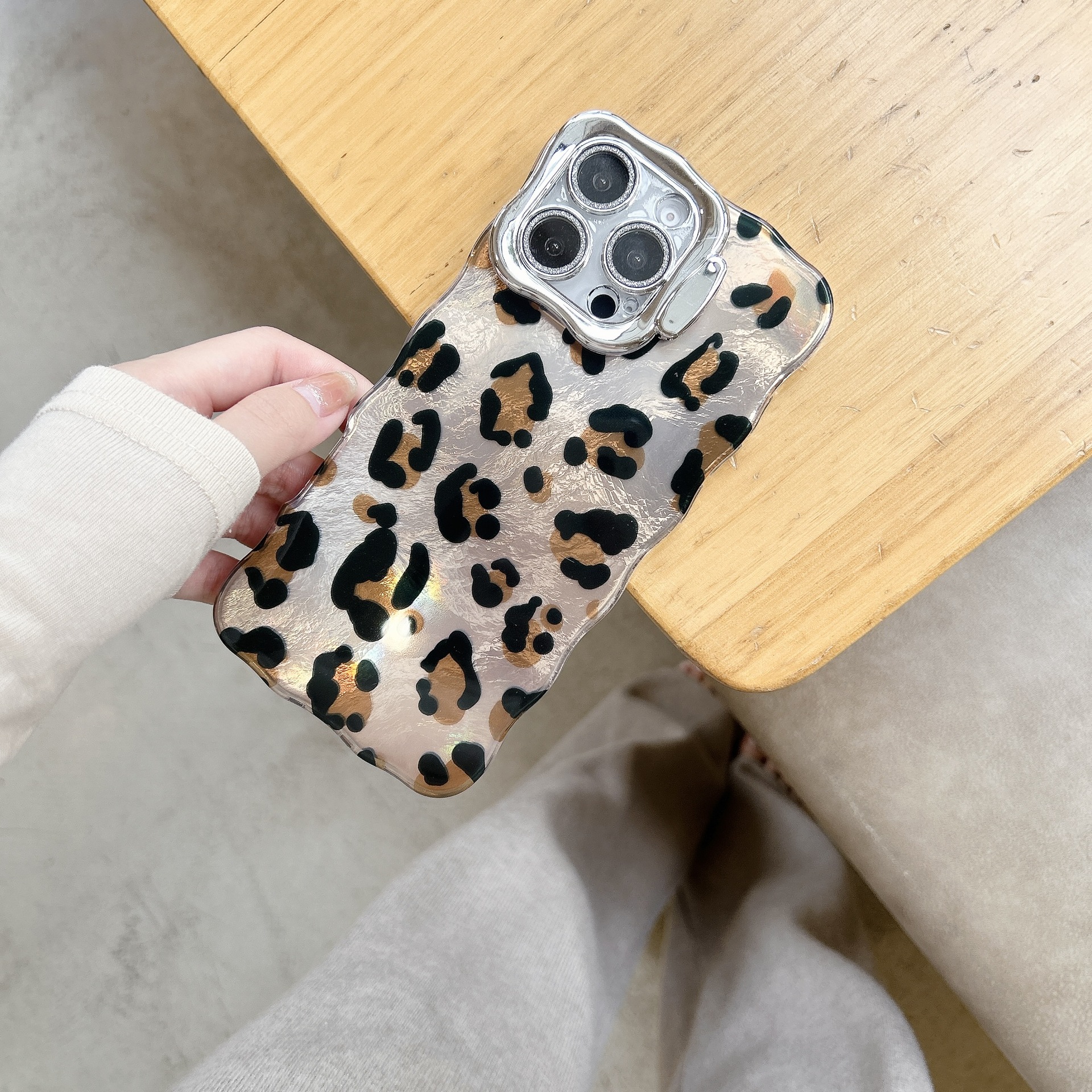 Sensación premium nuevo soporte de lente con estampado de leopardo para Apple 15ProMax funda para teléfono móvil 16Pro pareja 14/13 nuevo