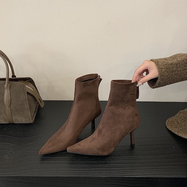 Fleece-Lined Single Boots with Pointed Toe and Thin High Heels, Sexy and Versatile, with a Stable Back Zipper, Slim-Fit Boots for a Stylish and Professional Look