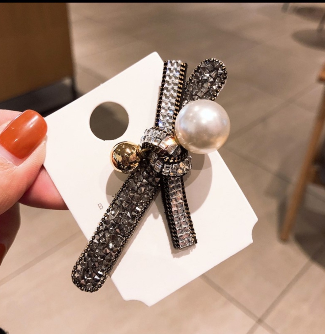 크리스탈 펄 덕빌 클립 그레이