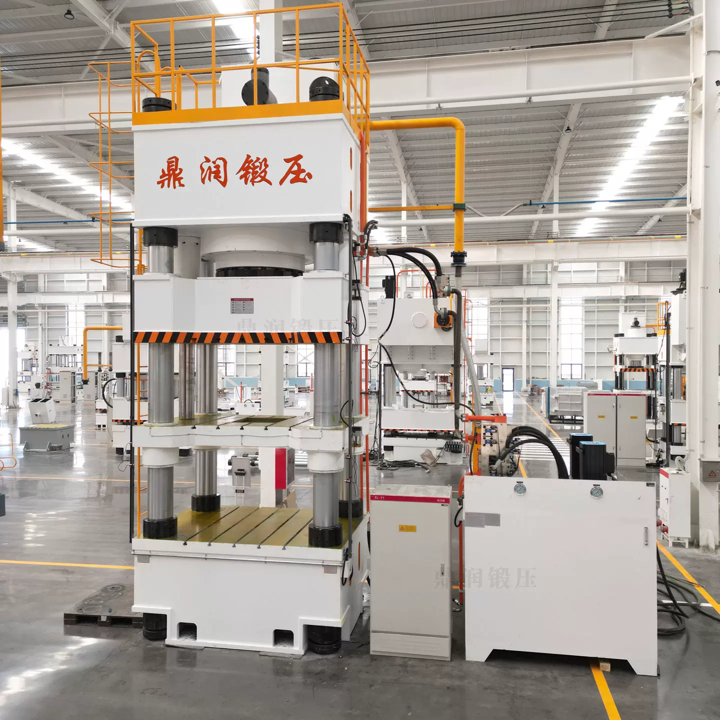 1800T粒子钢热压块成型液压机鼎润锻压2000T粒子钢压饼四柱油压机