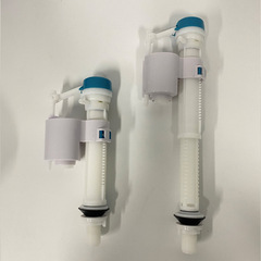トイレの部品の給水弁の古いトイレの便器の通用型の4分のインターフェースの水タンクは水を引き出して水を入れます。