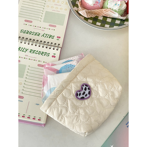 Ins Embroidered Storage Bag with Quilted Heart Portable Small Capacity Handbag Miscellaneous Bag Lipstick Storage Bag
