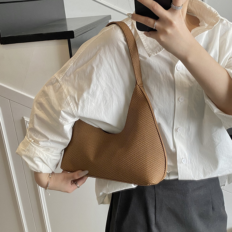 Bolso retro esmerilado para mujer de gran capacidad 2025 nuevo bolso de hombro de primavera y verano de todo fósforo bolso de axila de temperamento popular de este año